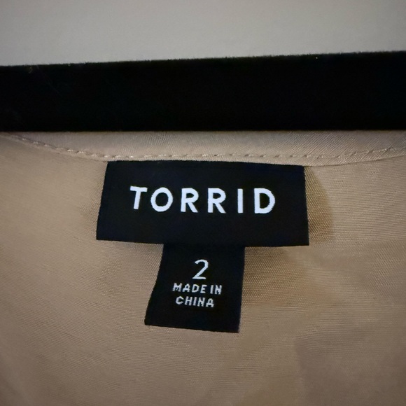 Torrid Tan Button-Down Blouse - Picture 3 of 6
